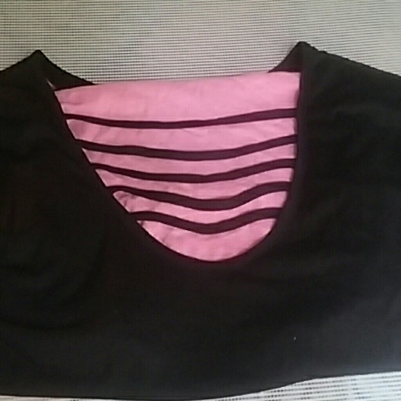 Black tee - Picture 2 of 2