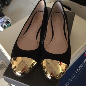 Gently worn Vince Camuto black suede flats sz 5.5