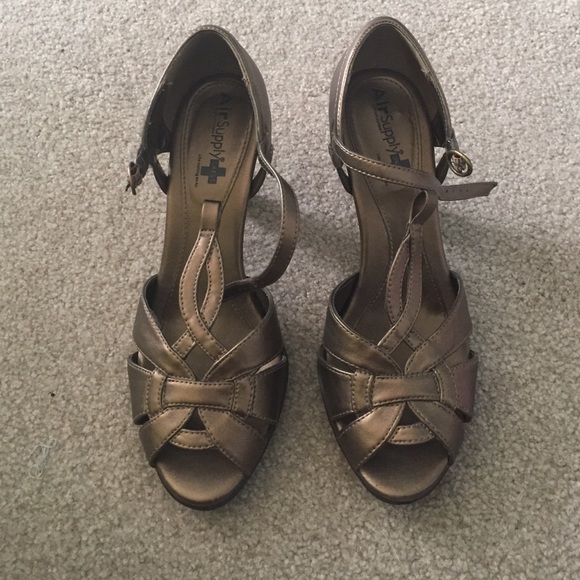 3in gold heels