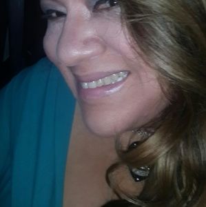 Hello there! I am Missskitttin. I love vintage!