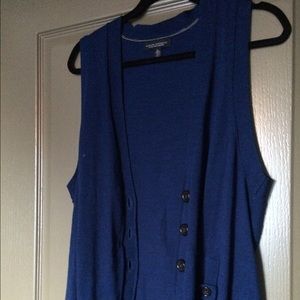 BR merino wool sweater vest