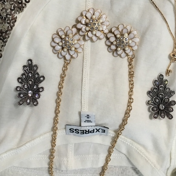 ๐Arrival Statement necklace - Picture 4 of 4