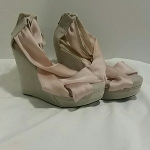 NEVER BEEN WORN. Blush pink wedges