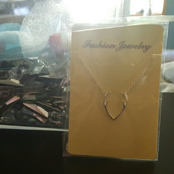 Silver Antler Necklace - Picture 1 of 1