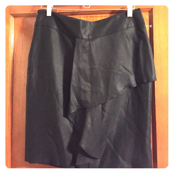 Zara Basic Skirt - Picture 1 of 2