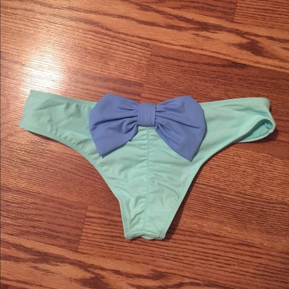 ☀️NWOT cheeky bow bikini bottoms
