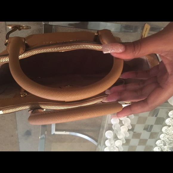 Tan Michaels Kors Purse - Picture 3 of 4