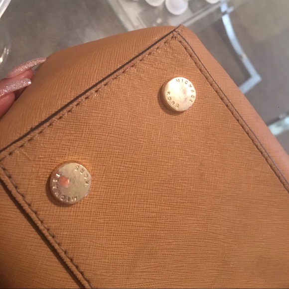 Tan Michaels Kors Purse - Picture 4 of 4
