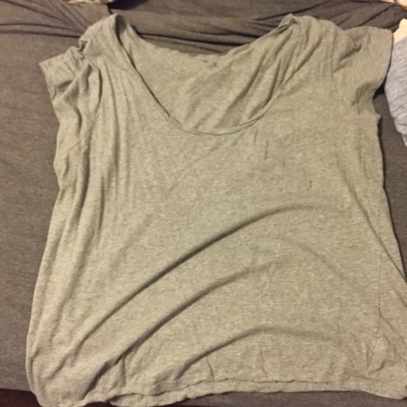 XXL Gap short sleeve gray scoop neck t shirt