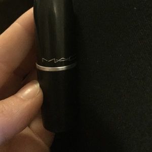 Mac lipstick -Instigator
