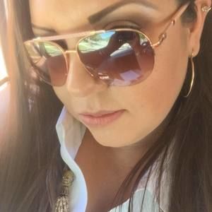 Meet your Posher, Ely