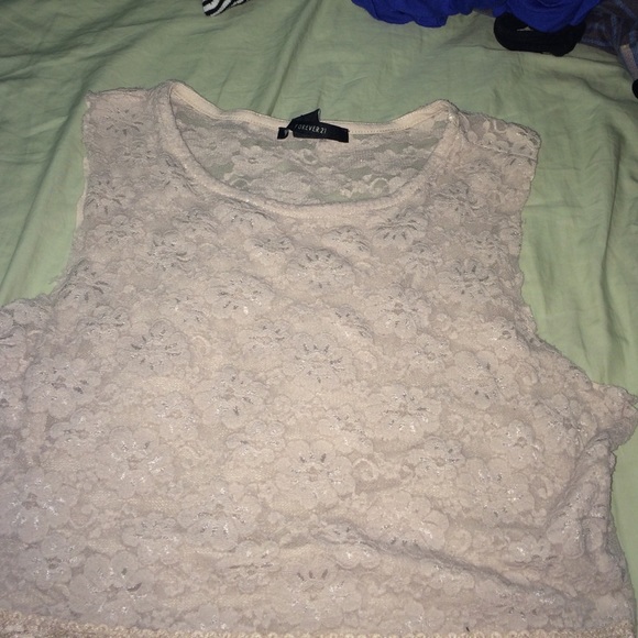 Lace crop top - Picture 1 of 3