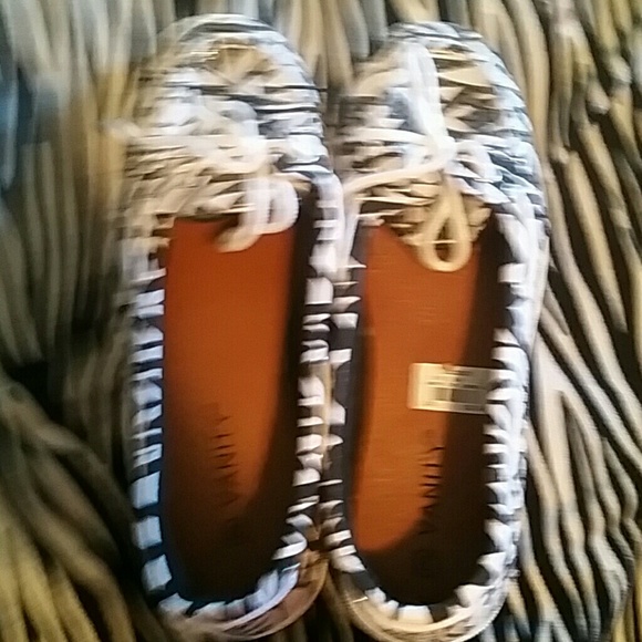 Vanity brand boat shoes - Picture 2 of 3