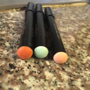 Color correcting pencils
