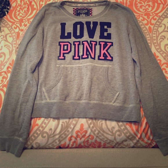 Grey sweatshirt