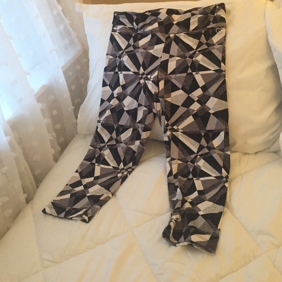 Funky Athletic Cropped Leggings