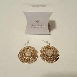 Avon Signature Collection Avanti Medallion Earring