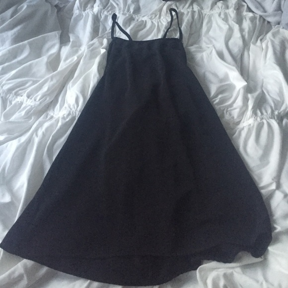 Black zip up strappy open back loose fitting dress