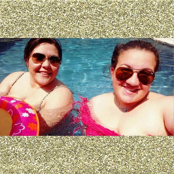 Meet your Posher, Chelsa - Picture 1 of 1