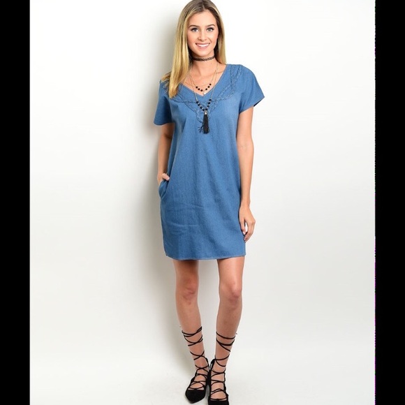 Chambray Blue Dress 5 ⭐️⭐️⭐️⭐️⭐Rated - Picture 2 of 4