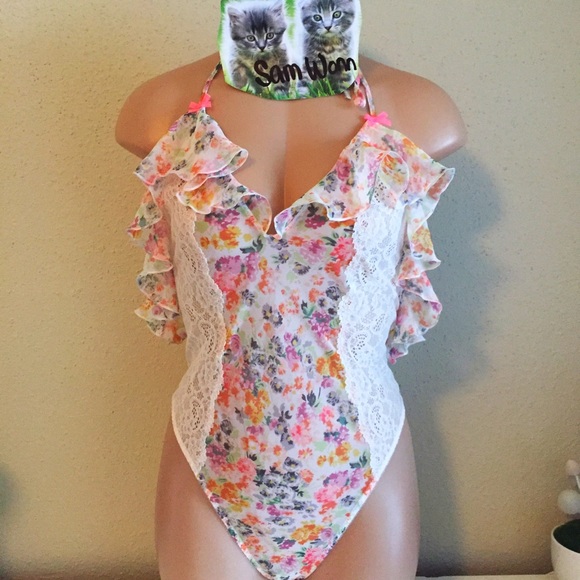 New Victoria's Secret VS Vintage Lingerie Ruffle