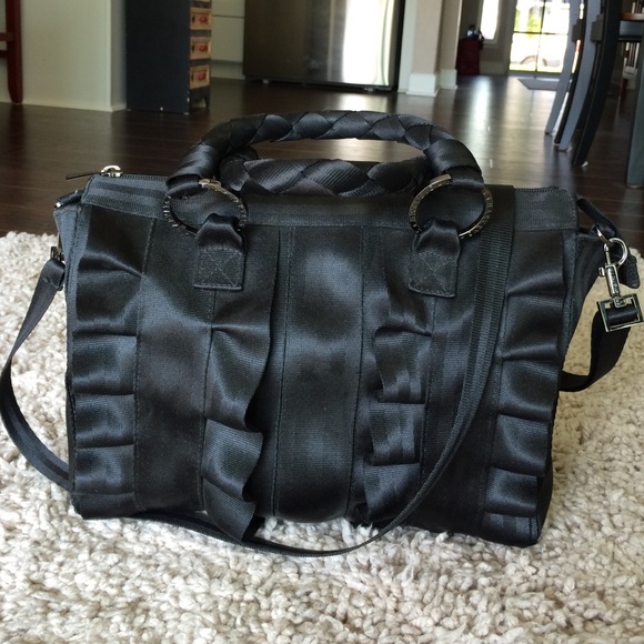 Harvey's black Lola