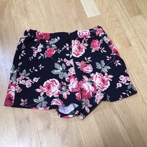 floral shorts