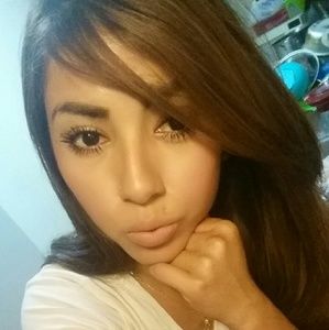 Meet your Posher, Carla