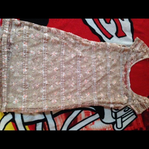 Short lace nude pink dress - Picture 2 of 3