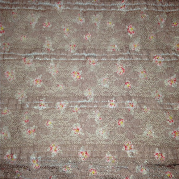 Short lace nude pink dress - Picture 3 of 3