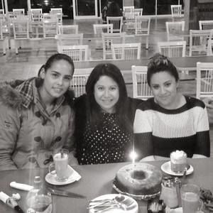 Meet your Posher, Mayra