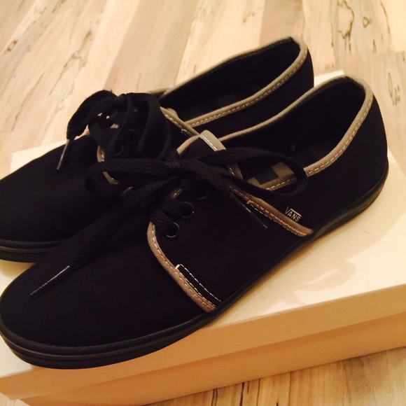 Vans Shoes - Vans! 🤗 SALE FOR THIS WEEKEND ONLY!