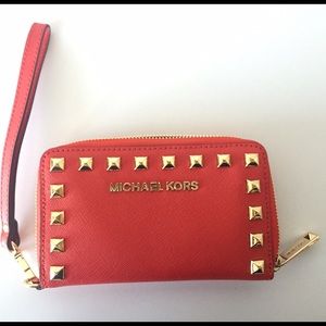 ❌SOLD❌ Michael Kors wristlet