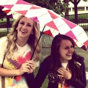 Meet your Posher, Laura