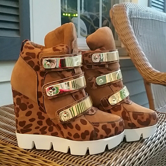 Sneaker wedge