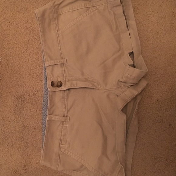 American eagle khaki shorts