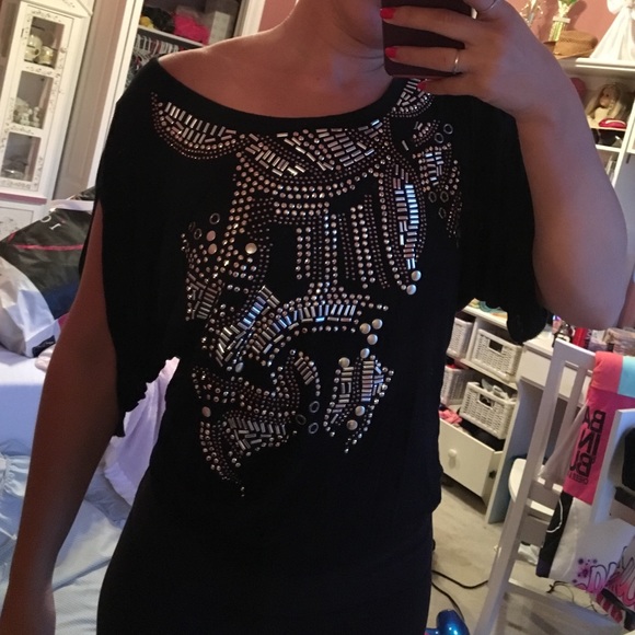 Buckle fashion top
