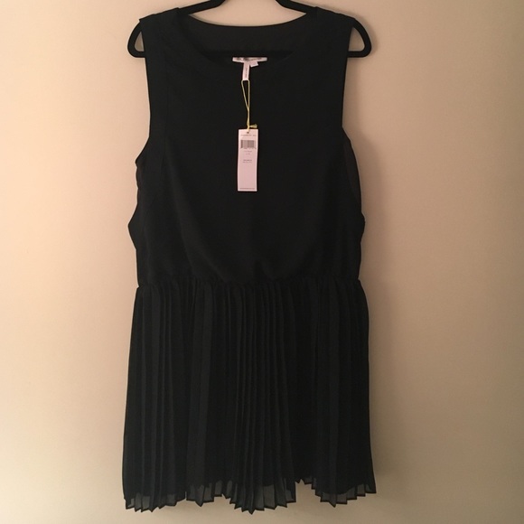 NWT BCBG Pleat Waist Dress - Picture 2 of 4
