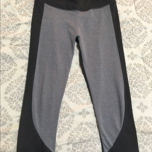 Fabletics cropped leggings