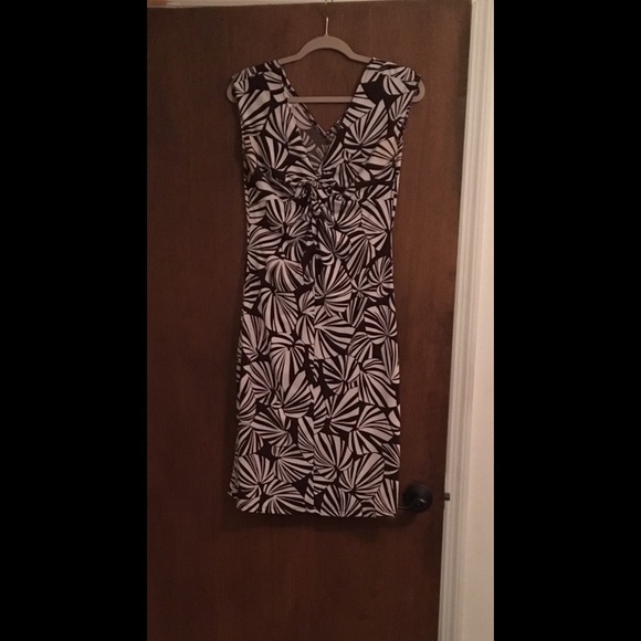 Leaf Print Spring Dress - Picture 3 of 3