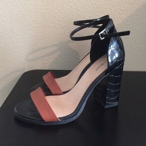 Ankle strap, chunky heel sandal