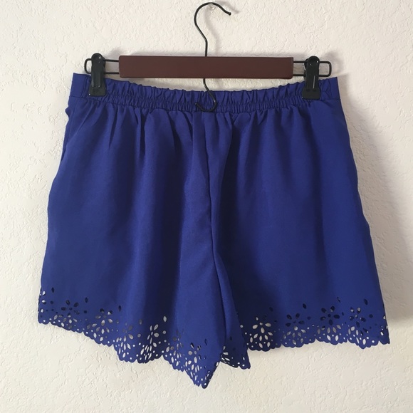 Blue loose shorts - Picture 2 of 3