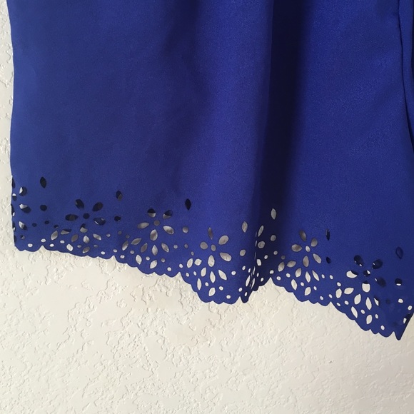 Blue loose shorts - Picture 3 of 3