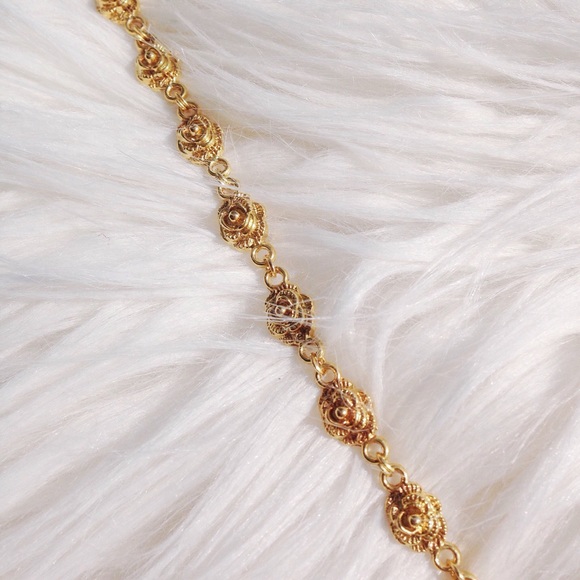 Gold Rose Chain Choker Necklace - Picture 3 of 3