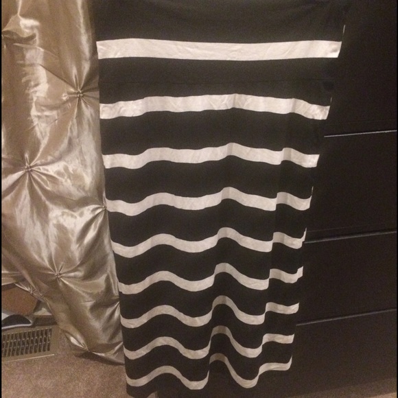 Skirt - Picture 3 of 3