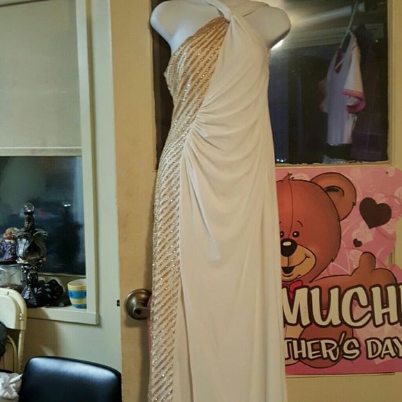 Cache Dresses & Skirts - Cache long formal gown