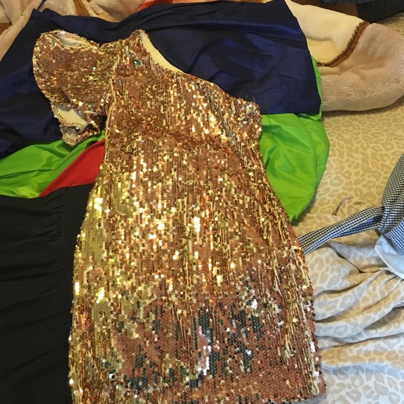 Dresses & Skirts - Gold dress