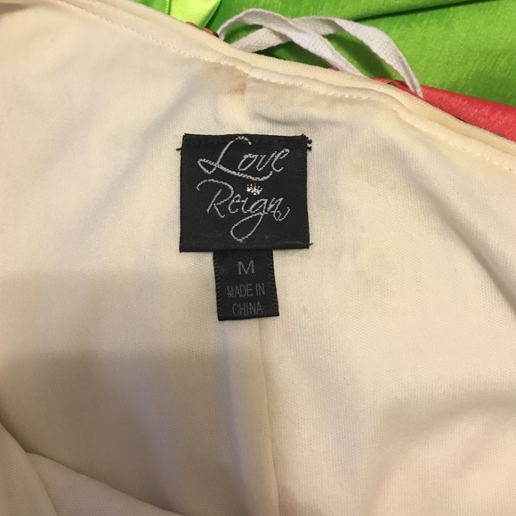 Gold dress - Picture 2 of 2