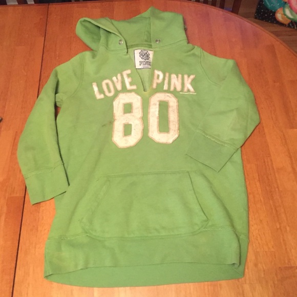 Great condition Green Victoria Secret sweater!