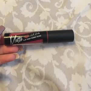 L.A girls matte flat finish pigment gloss